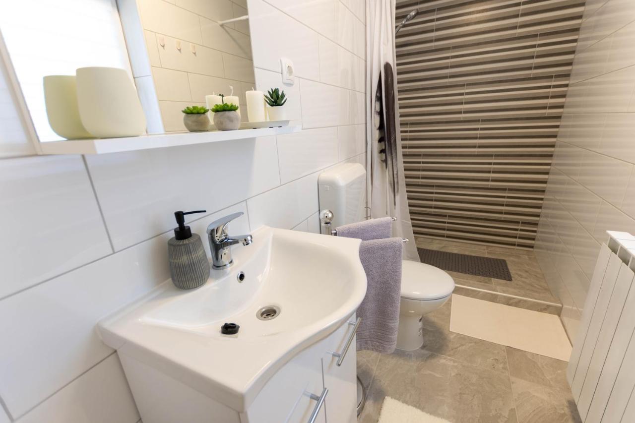 Apartmani Sun & Moon Bjelovar Esterno foto
