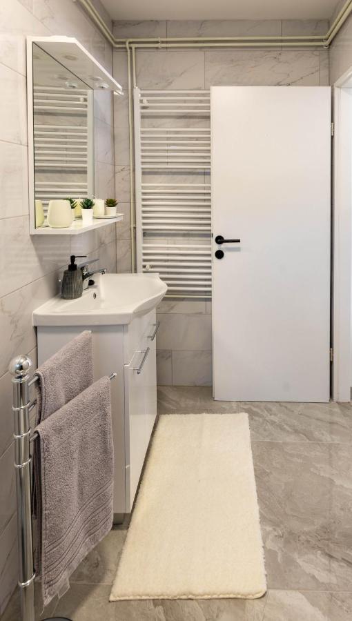 Apartmani Sun & Moon Bjelovar Esterno foto