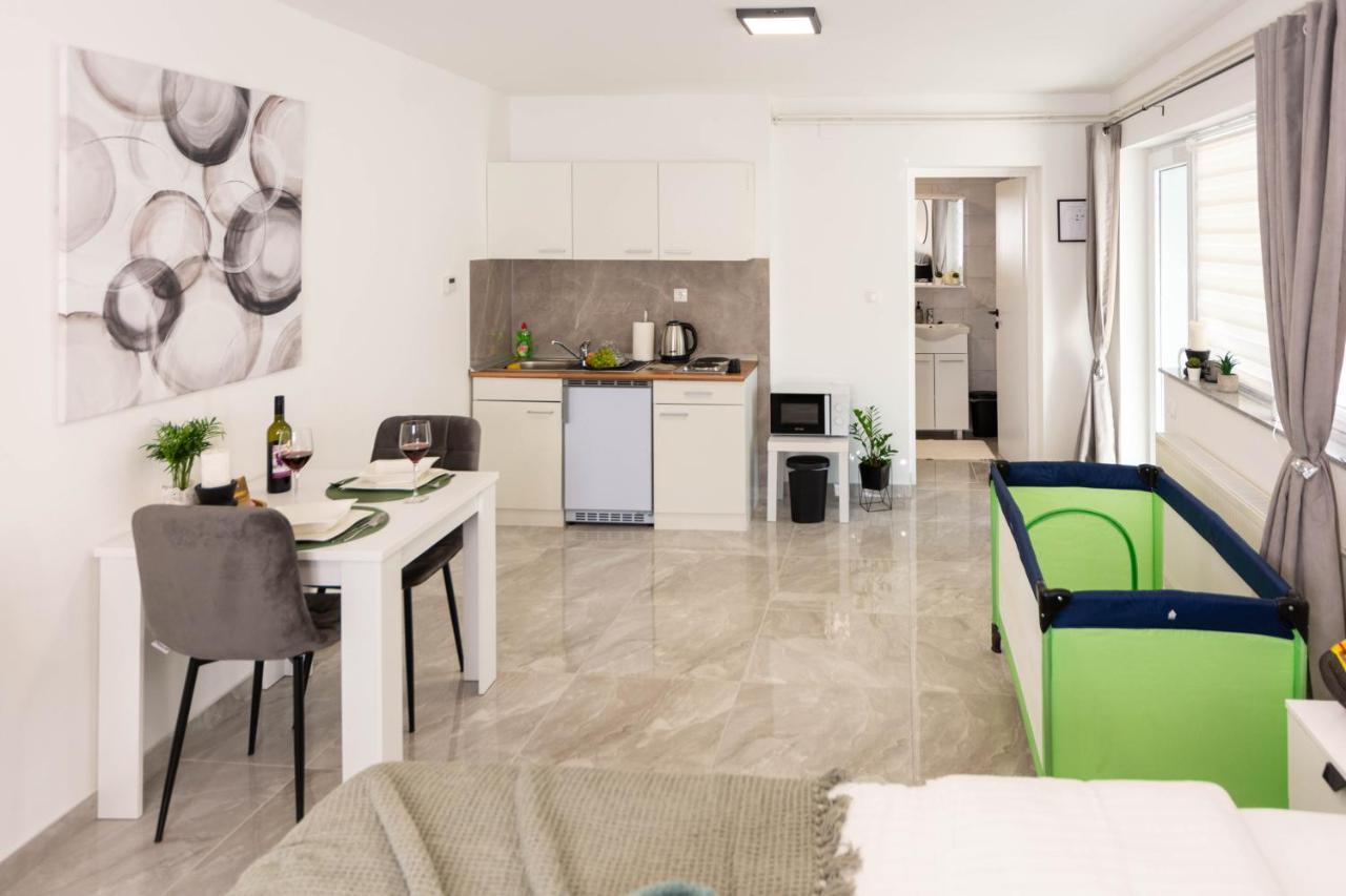 Apartmani Sun & Moon Bjelovar Esterno foto