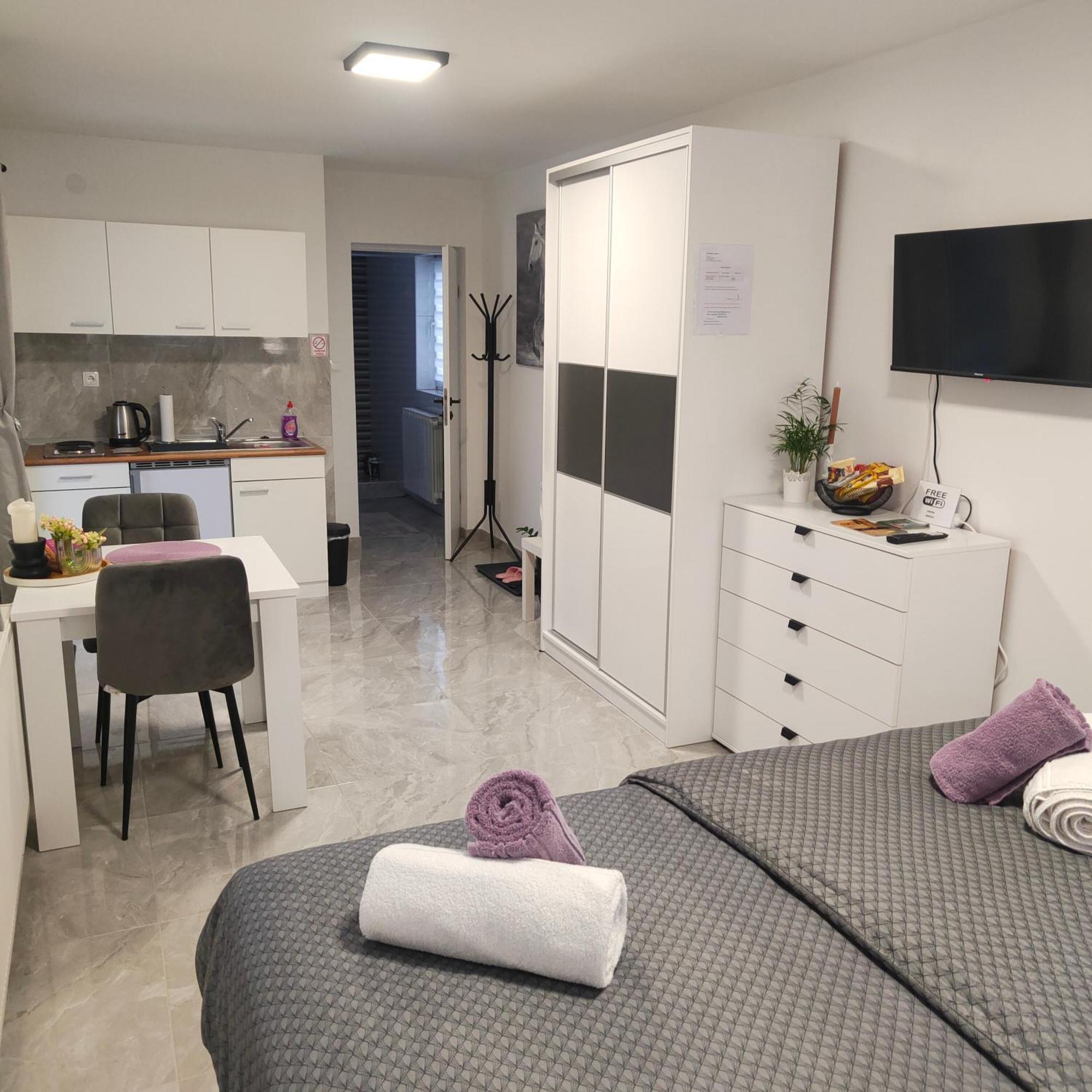 Apartmani Sun & Moon Bjelovar Esterno foto